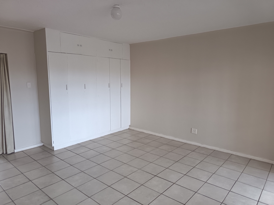 1 Bedroom Property for Sale in Quigney Eastern Cape